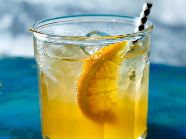 Orangen-Lillet mit Crémant Rezept Orangen-Lillet mit Crémant Rezept