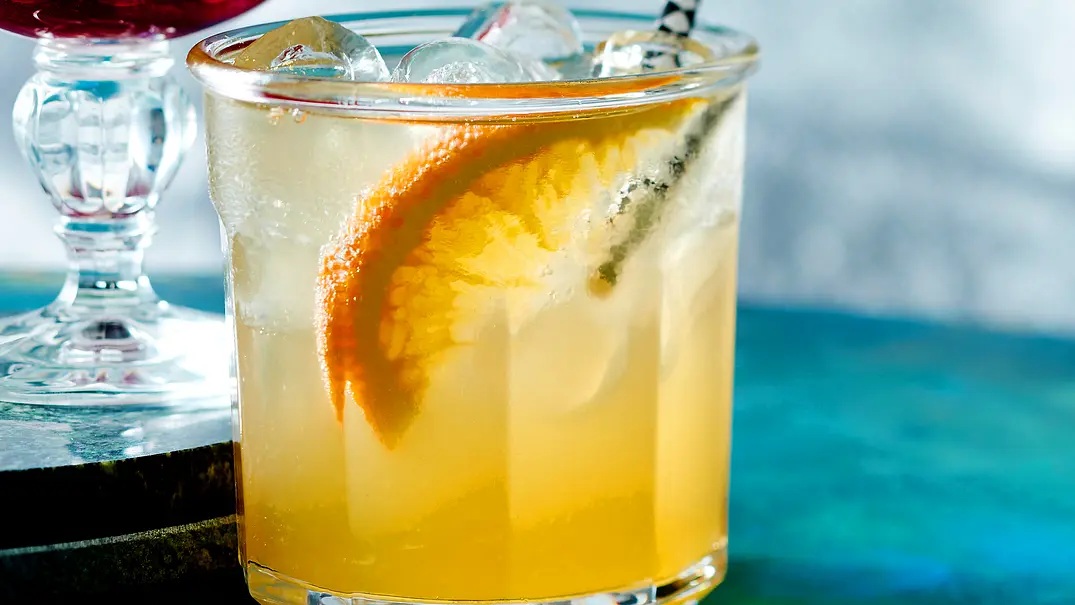 Orangen-Lillet mit Crémant Rezept - Foto: LECKER @ Bauer Media Group