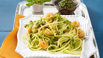 Orangen-Minz-Nudeln mit Garnelen Rezept - Foto: House of Food / Bauer Food Experts KG