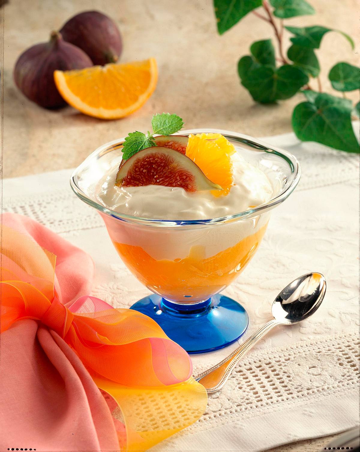 Orangen mit Buttermilch-Quark-Sahnecreme Rezept