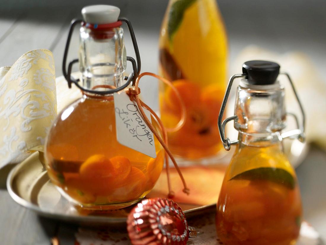 Orangenlikör mit Kumquats und Zimt Rezept | LECKER