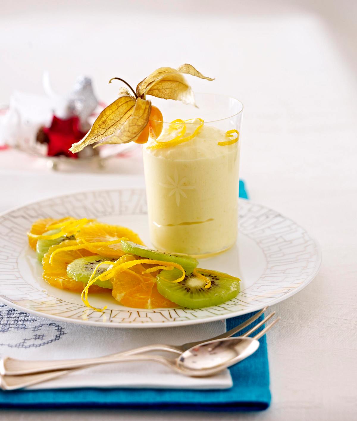 Orangenmousse mit Mandarinen und Kiwi Rezept