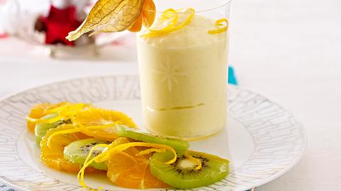 Orangenmousse mit Mandarinen und Kiwi Rezept - Foto: House of Food / Bauer Food Experts KG