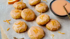 Orangenplätzchen mit Aperol-Guss - Foto: ShowHeroes für LECKER @ Bauer Media Group Orangenplätzchen mit Aperol-Guss - Foto: ShowHeroes für LECKER @ Bauer Media Group