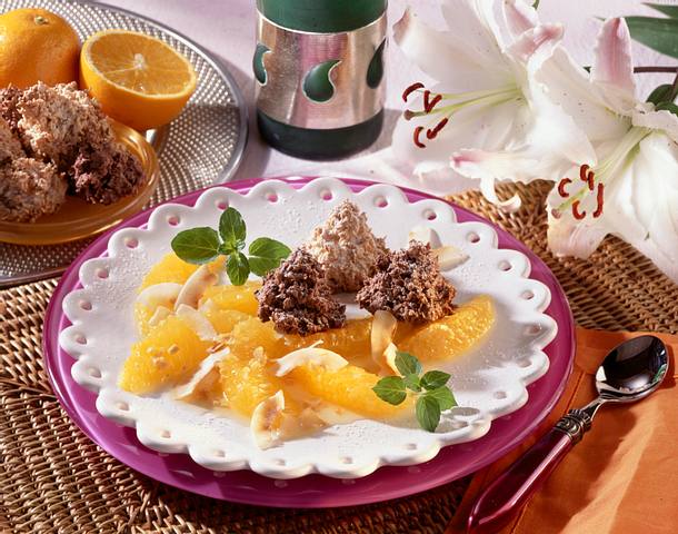 Orangensalat mit Kokosmakronen Rezept Orangensalat mit Kokosmakronen Rezept
