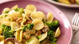 Orecchiette mit Brokkoli & Pilzen Rezept - Foto: House of Food / Bauer Food Experts KG