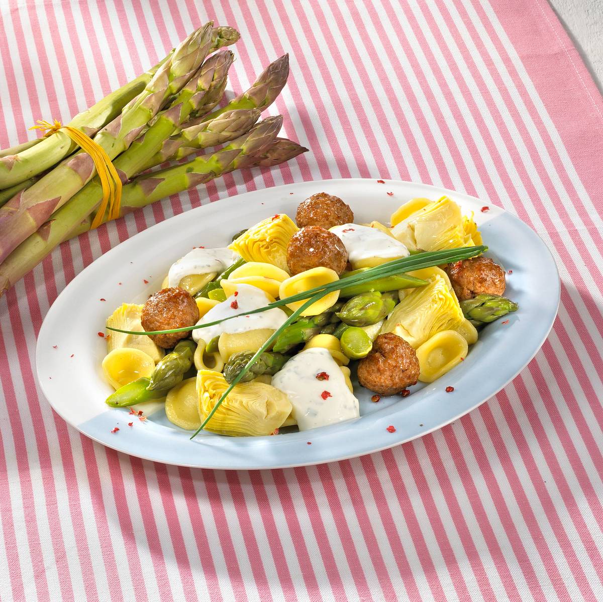 Orecchiette mit Hackbällchen und grünem Spargel in Frischkäsesoße Rezept