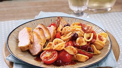 Orecchiette mit Hähnchen in Rotwein-Tomatensoße Rezept - Foto: LECKER @ Bauer Media Group