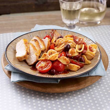Orecchiette (Öhrchennudeln) mit Hähnchen und Rotwein-Tomatensoße Rezept