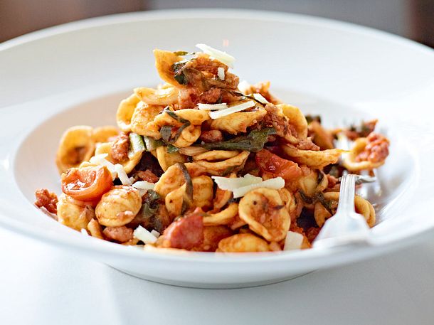 Orecchiette pugliesi mit Salsiccia und Mangold Rezept Orecchiette pugliesi mit Salsiccia und Mangold Rezept