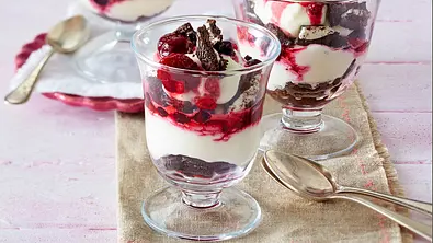 Oreo-Joghurt-Dessert mit Beeren Rezept - Foto: LECKER @ Bauer Media Group