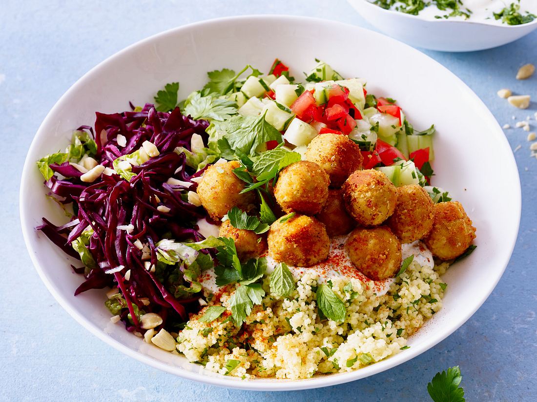 Orientalische Falafel Bowl Rezept | LECKER Orientalische Falafel Bowl Rezept | LECKER