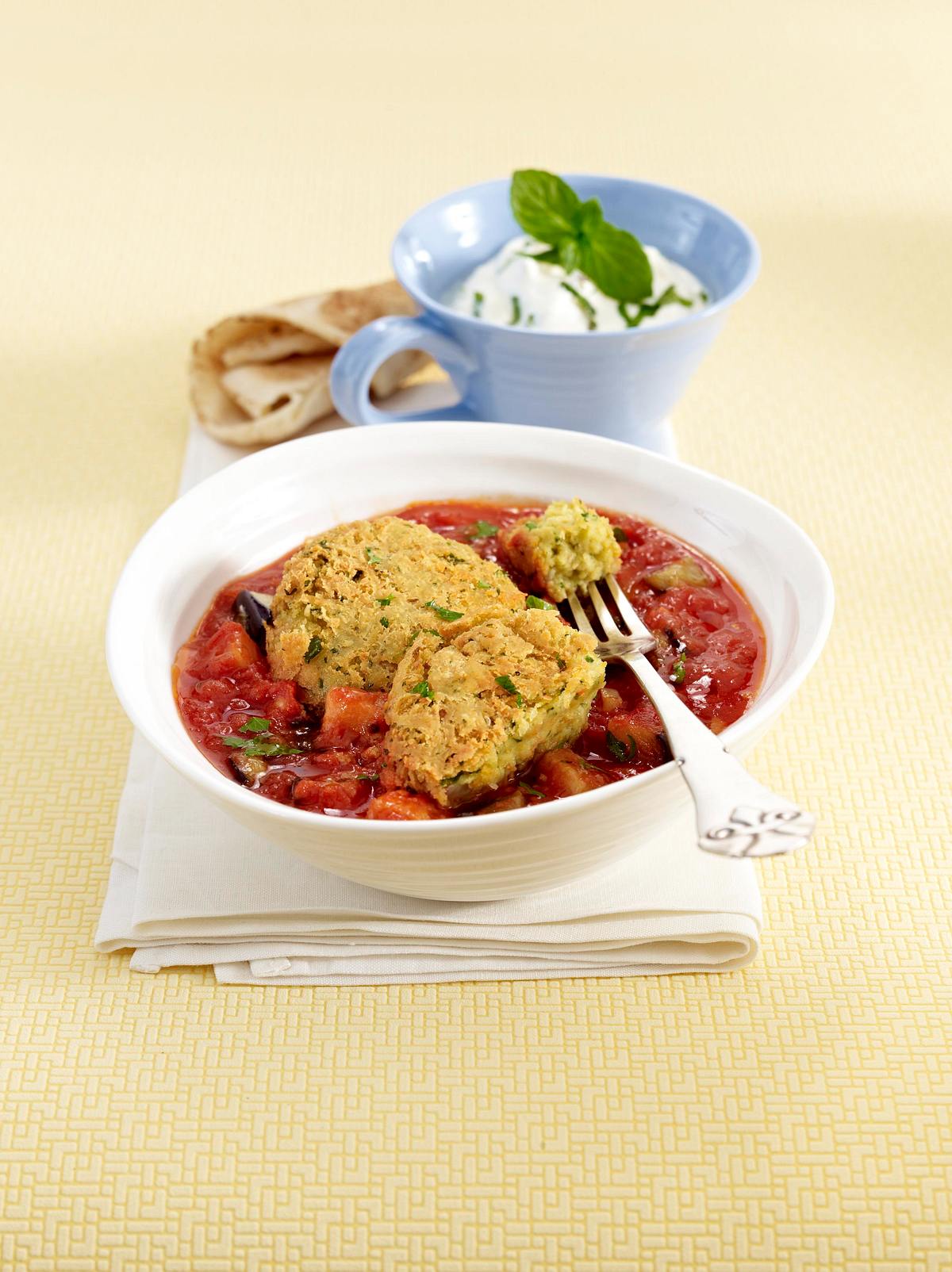 Orientalische Falafel-Bulette in Tomaten-Auberginen-Gemüse Rezept