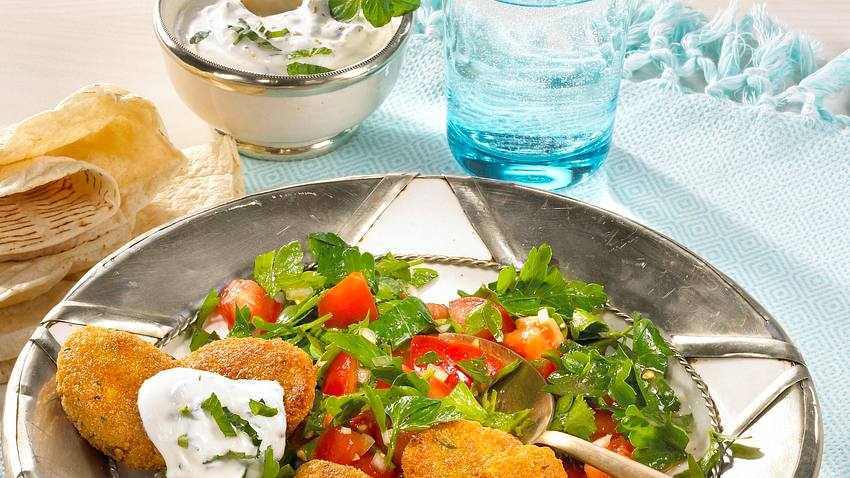 Orientalische Falafel zu Petersilien-Salat Rezept - Foto: House of Food / Bauer Food Experts KG