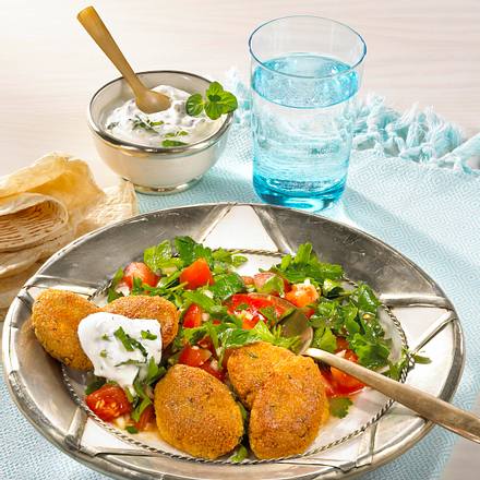 Orientalische Falafel zu Petersilien-Salat Rezept Orientalische Falafel zu Petersilien-Salat Rezept