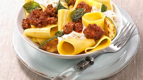 Orientalische Hackfleischnudeln Rezept - Foto: Först, Thomas