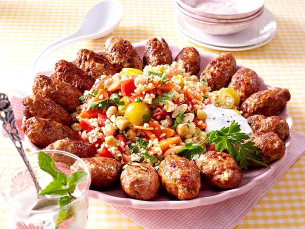 Orientalischer Bulgursalat mit Köfte Rezept