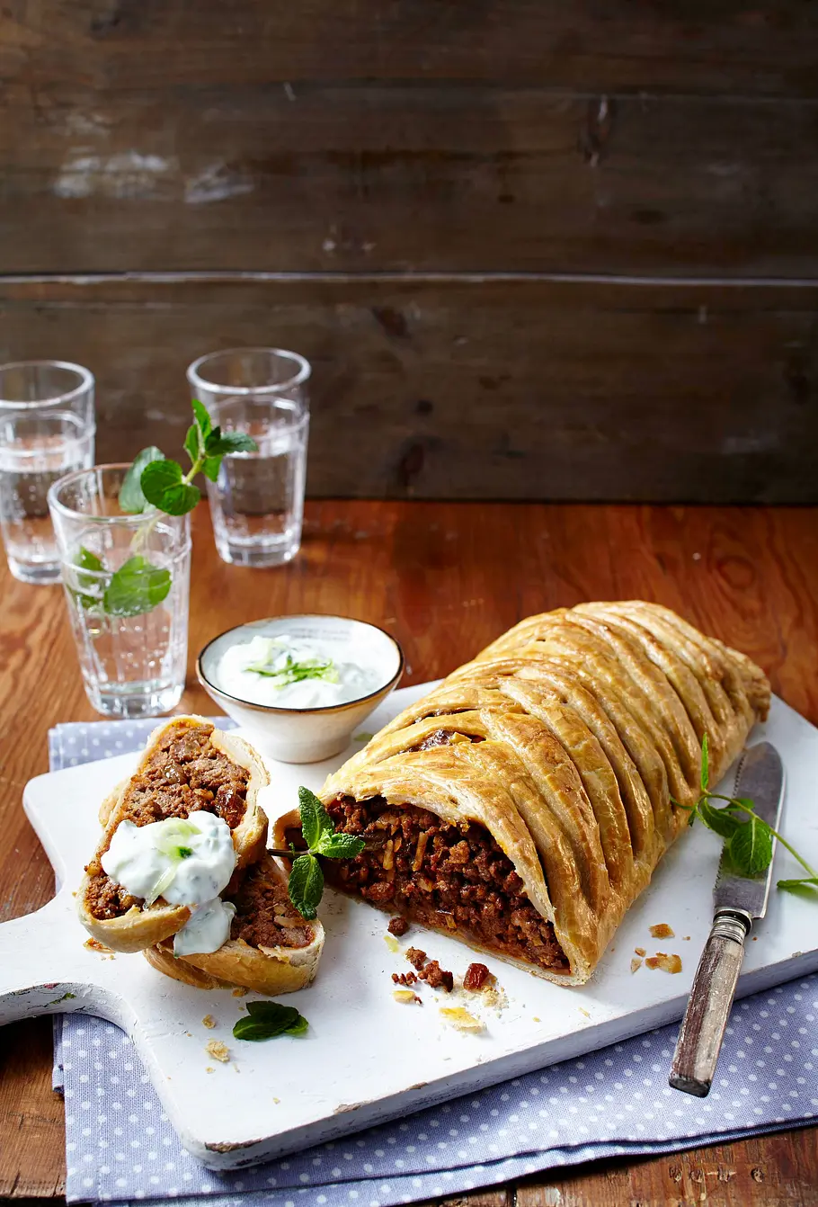 Orientalischer Hack-Blätterteig-Zopf Rezept Orientalischer Hack-Blätterteig-Zopf Rezept
