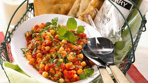 Orientalischer Kicherebsensalat Rezept - Foto: House of Food / Bauer Food Experts KG