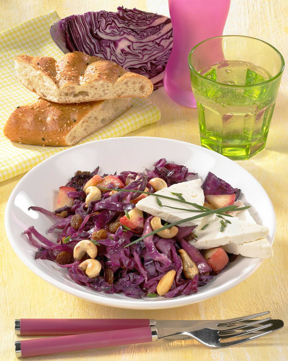 Orientalischer Rotkohl mit Schafskäse Rezept