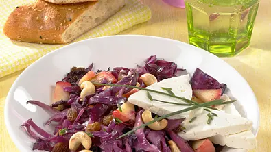 Orientalischer Rotkohl mit Schafskäse Rezept - Foto: LECKER @ Bauer Media Group