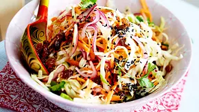Orientalischer Weißkohlsalat Rezept - Foto: LECKER @ Bauer Media Group Orientalischer Weißkohlsalat Rezept - Foto: LECKER @ Bauer Media Group