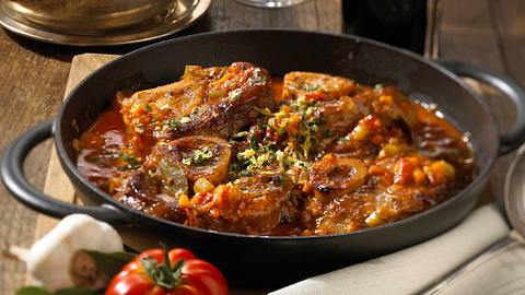 Ossobuco mit Risotto alla milanese Rezept - Foto: House of Food / Bauer Food Experts KG