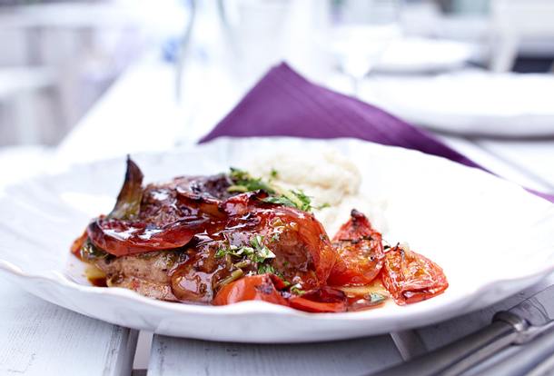 Ossobuco mit Zitronen-Selleriepüree und gebratenem Radicchio Rezept Ossobuco mit Zitronen-Selleriepüree und gebratenem Radicchio Rezept