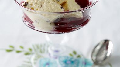 Oster Menü 1: Eierlikör-Parfait (Dessert) Rezept - Foto: LECKER @ Bauer Media Group