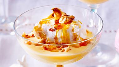 Osterdesserts: Schneeeier mit Eierlikör-Vanillesoße - Foto: House of Food / Bauer Food Experts KG