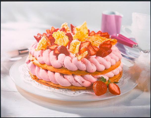 Ostertorte mit Erdbeercreme Rezept Ostertorte mit Erdbeercreme Rezept