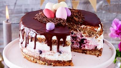 Ostertorte mit Kirschen und Schokolade Rezept - Foto: LECKER @ Bauer Media Group
