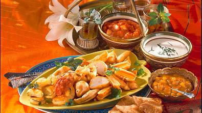 Pakora mit drei Dips Rezept - Foto: LECKER @ Bauer Media Group