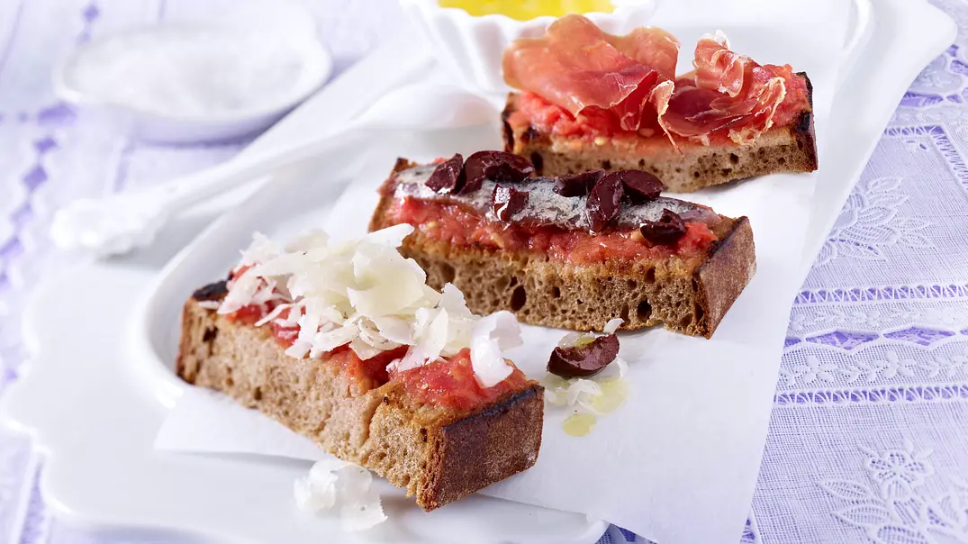 Pan con Tomate (Brot mit Tomatenpaste) Rezept - Foto: LECKER @ Bauer Media Group