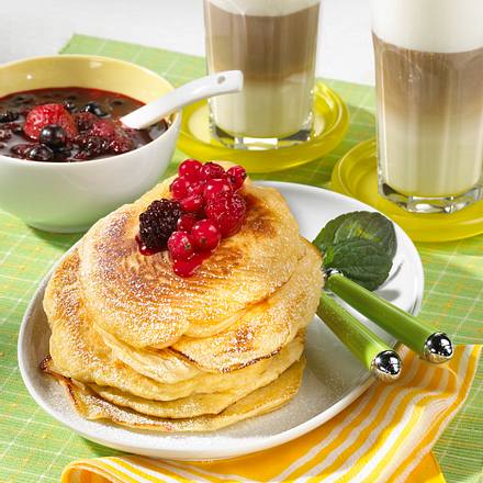Pancakes mit Beerencocktail Rezept