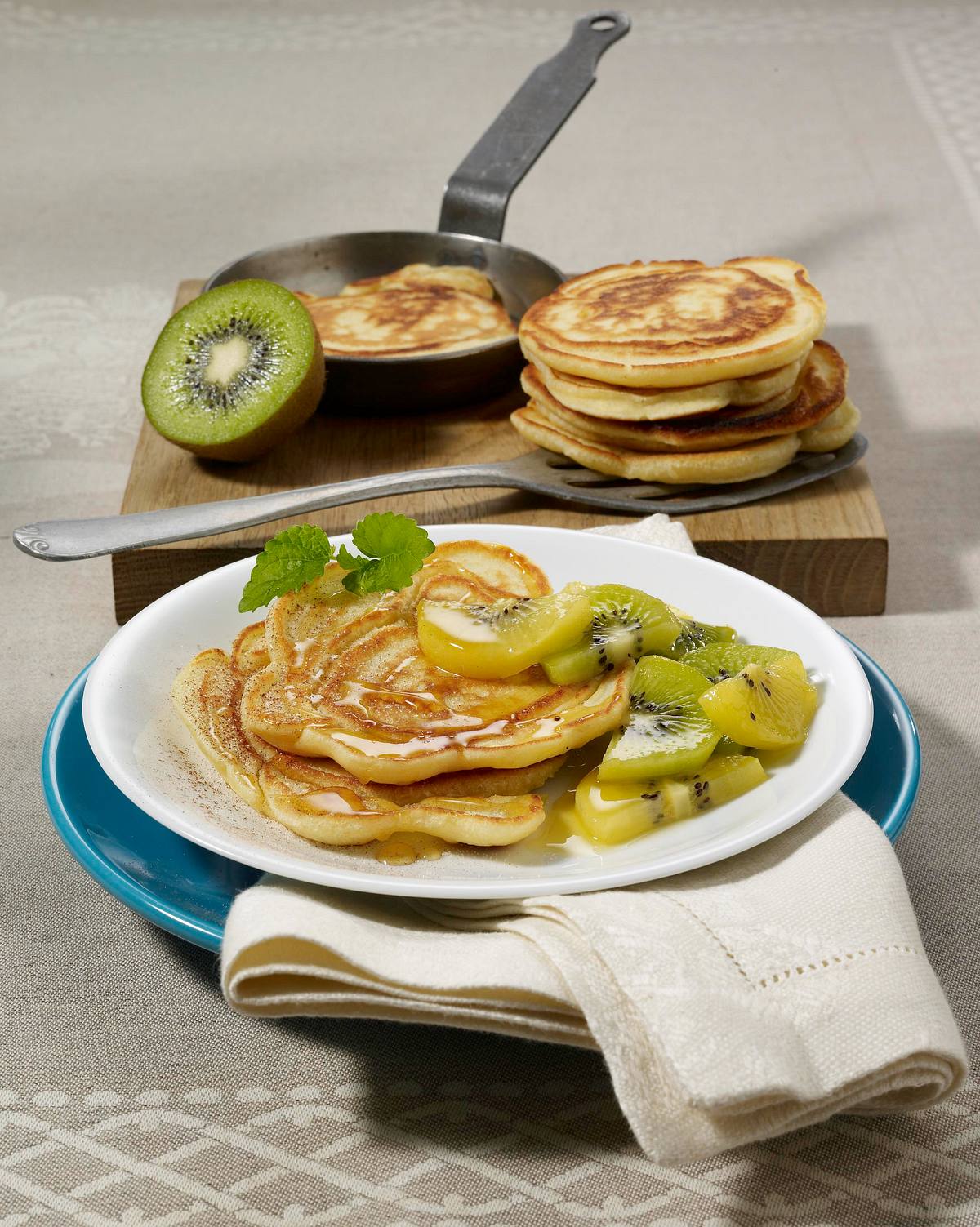 Pancakes mit Ricotta zu Kiwi-Kompott Rezept