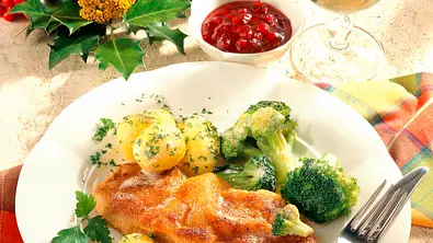 Panierte Putenschnitzel Rezept - Foto: LECKER @ Bauer Media Group