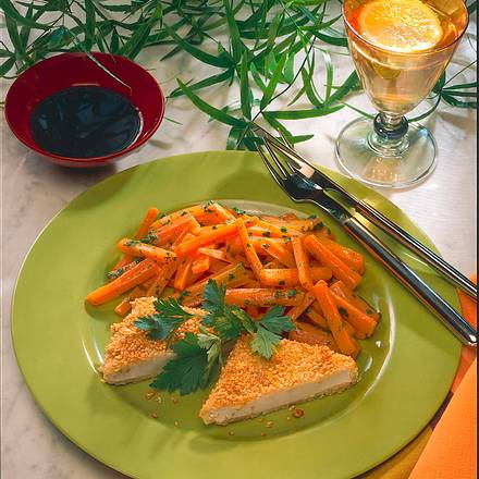 Panierte Tofu mit Möhrengemüse Rezept Panierte Tofu mit Möhrengemüse Rezept