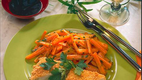 Panierte Tofu mit Möhrengemüse Rezept - Foto: Neckermann