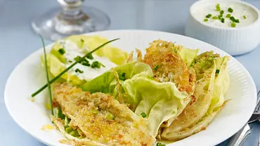 Panierter gebratener Fenchel zu Kräuter-Joghurt-Dip Rezept - Foto: LECKER @ Bauer Media Group Panierter gebratener Fenchel zu Kräuter-Joghurt-Dip Rezept - Foto: LECKER @ Bauer Media Group