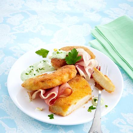 Panierter Kohlrabi mit Frankfurter grüner Soße und Schinken Rezept Panierter Kohlrabi mit Frankfurter grüner Soße und Schinken Rezept