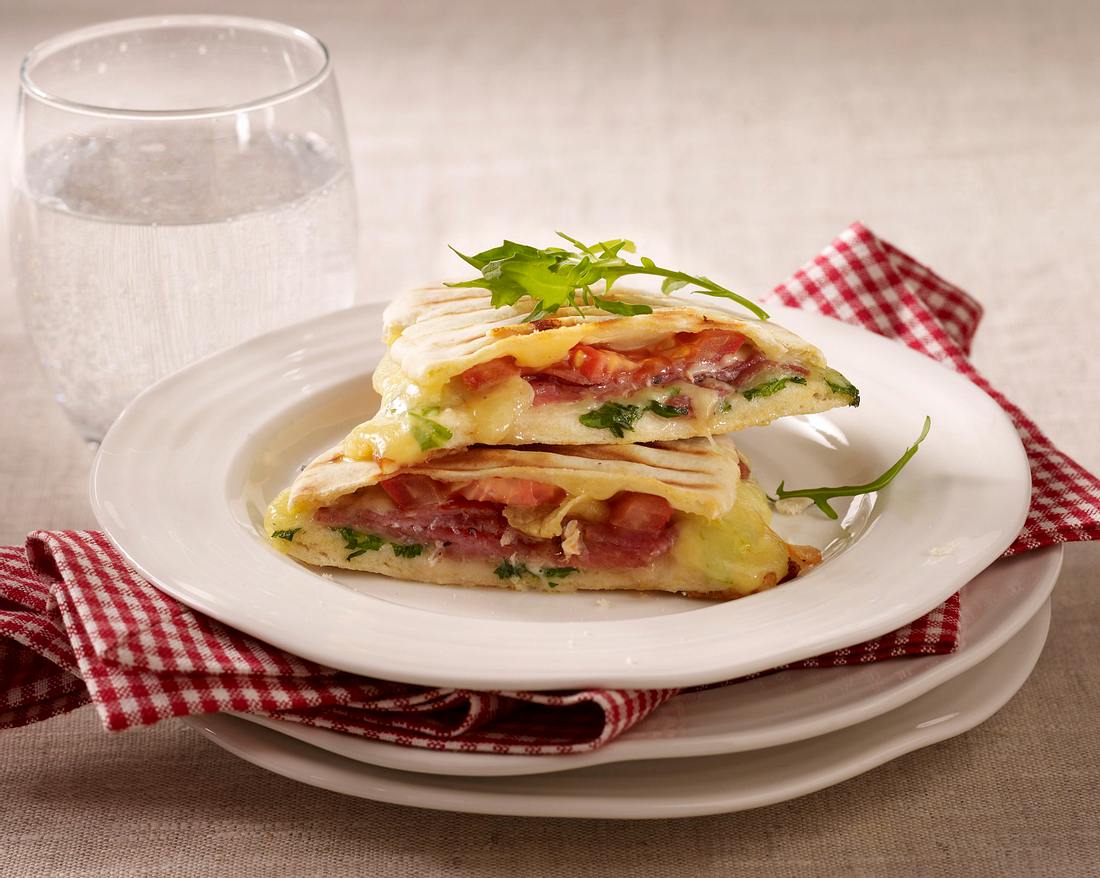 Panini mit Salami Rezept Panini mit Salami Rezept