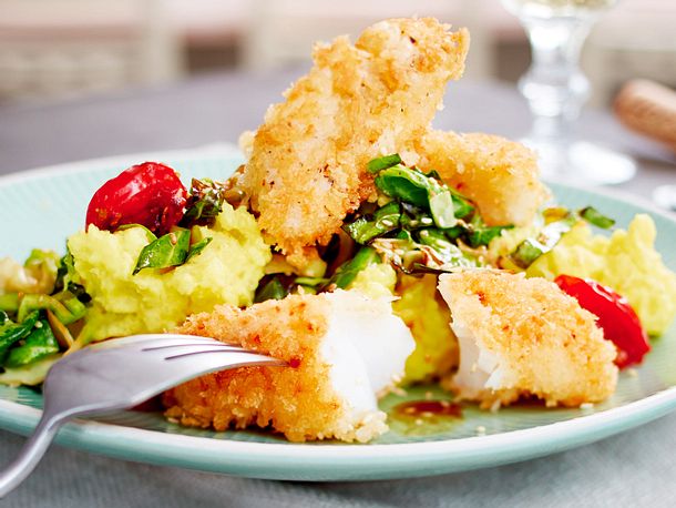 Panko-Fischstäbchen mit Asiaspitzkohl und Wasabi-Kartoffelpüree Rezept-F8645202 Panko-Fischstäbchen mit Asiaspitzkohl und Wasabi-Kartoffelpüree Rezept-F8645202