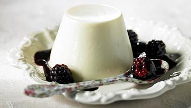 Panna Cotta mit Brombeeren Rezept - Foto: Pretscher, Tillmann