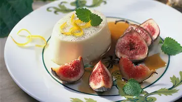Panna cotta mit Feigen Rezept - Foto: LECKER @ Bauer Media Group Panna cotta mit Feigen Rezept - Foto: LECKER @ Bauer Media Group