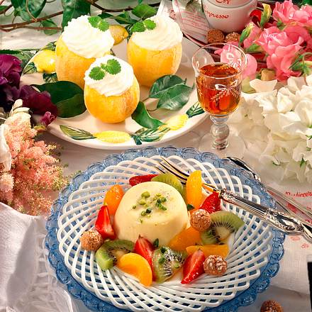Panna Cotta mit Obstsalat Rezept Panna Cotta mit Obstsalat Rezept