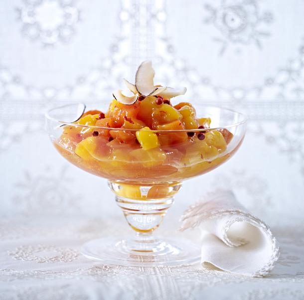 Papaya-Mango-Kompott mit rosa Pfefferbeeren Rezept Papaya-Mango-Kompott mit rosa Pfefferbeeren Rezept