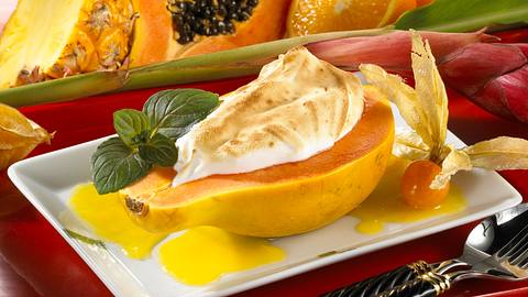 Papaya mit Baiserhaube und Orangensoße Rezept - Foto: House of Food / Bauer Food Experts KG