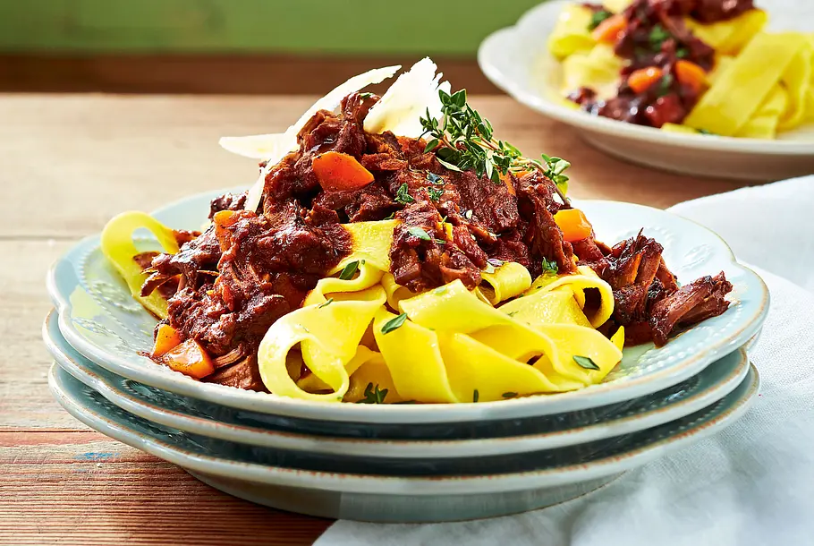 Pappardelle mit Ragù di manzo Rezept Pappardelle mit Ragù di manzo Rezept