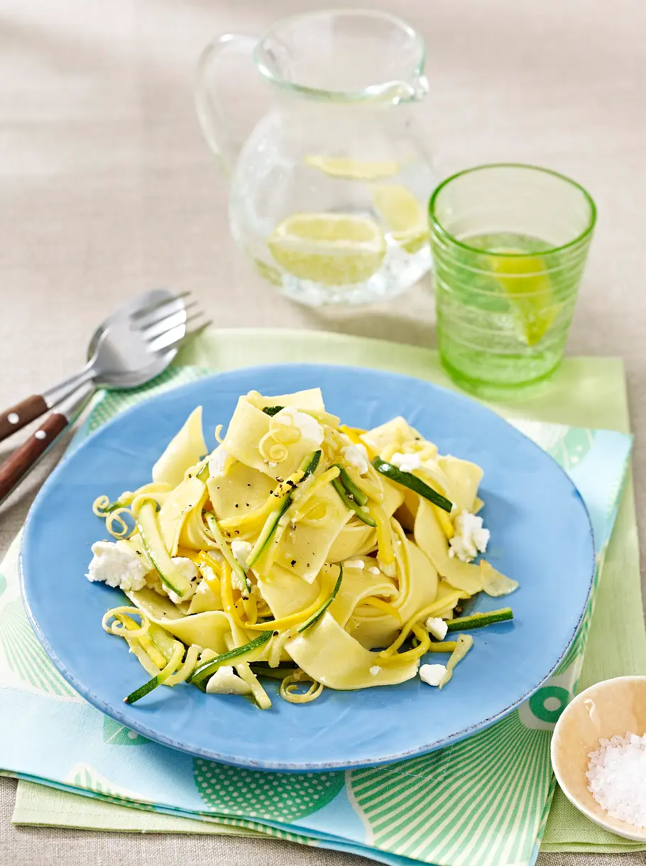 Pappardelle mit Zucchini-Zitrone Soße Rezept Pappardelle mit Zucchini-Zitrone Soße Rezept